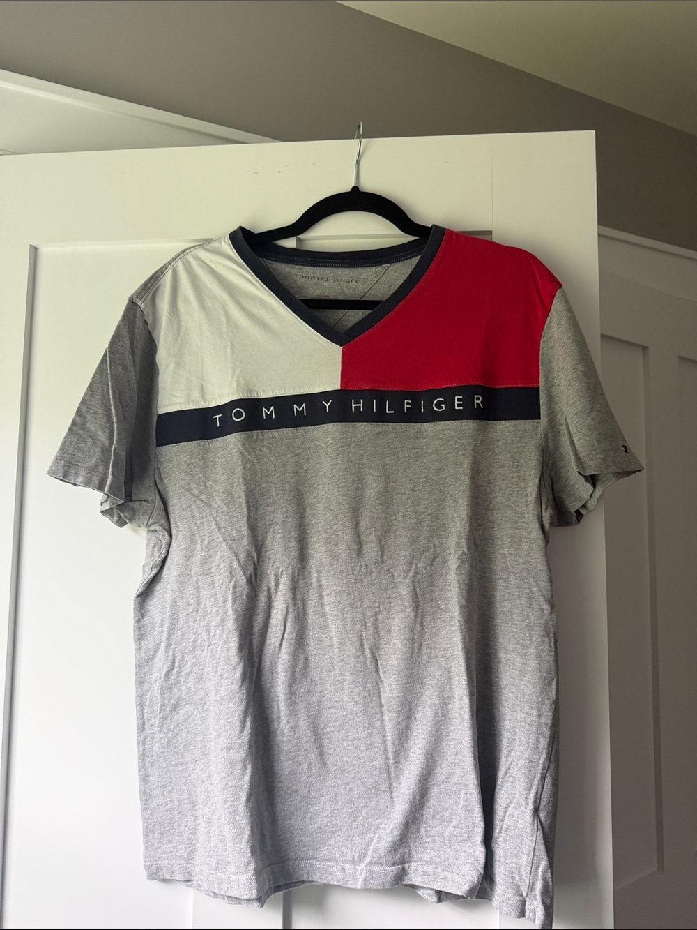 Tommy Hilfiger Men's Gray, White & Red V-Neck Colorblock Tee